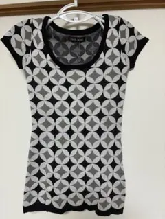 【未使用】CECIL McBEE ニットトップス 幾何学柄 モノトーン Mサイズ