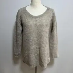 Spick and Span ベージュ Vネック 長袖 ニットセーター