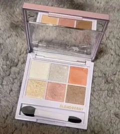 BLEND BERRY アイシャドウパレット ホリデーコレクションのサムネイル