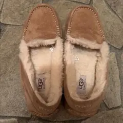 UGG スエード モカシン　ベージュ