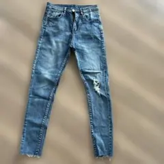 スキニーデニム ライトブルー ダメージ加工