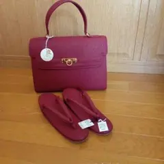 エンジ色の和装用ハンドバッグ、草履セット
