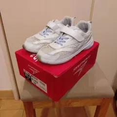 22センチ スニーカー