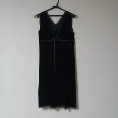 ブラックベルベットVネックドレス