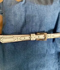 Leeスタッズ付き革ベルト 白