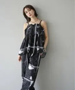 2点SET❣️ペイント柄キャミソール+ペイント柄タックパンツ 黒 Lumier