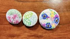 布製缶バッチ　刺繍