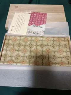 美術工芸織物 川島織物 狩猟紋錦 角立華紋 　白茶 敷布のサムネイル