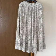 花柄プリーツロングスカート
