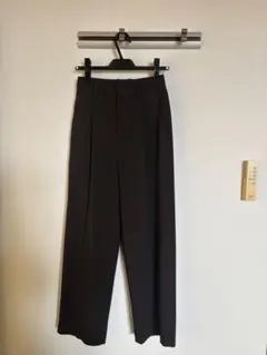 ユニクロタックワイドパンツ