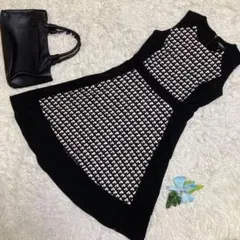 極美品　DKNY ノースリーブワンピース　黒　白　柄　Aライン　4 Sサイズ相当