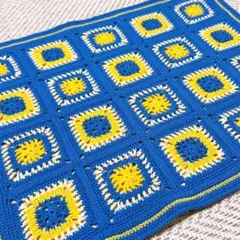 かぎ針編み　グラニースクエア　マルチカバー