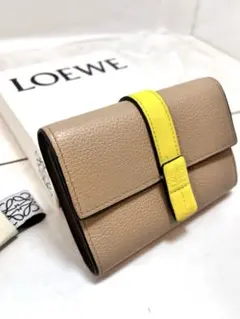 美品ロエベ 財布 バーティカル ウォレット カーフスキン ソフトグレインカーフ