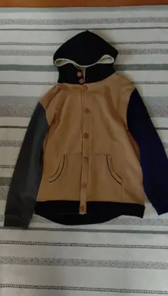 ISLAND PEAK フード付きパーカー