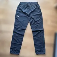 Under Armour 黒 ストレートジャージ