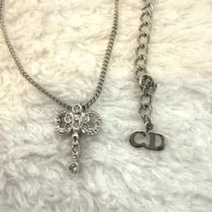 Christian Dior リボン ネックレス シルバーカラー