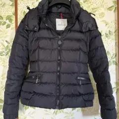 MONCLER ネイビー ダウンジャケット フード付き