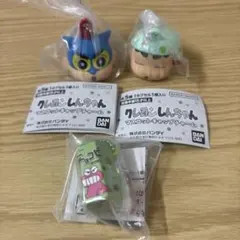 チョコビ20周年チャームとクレヨンしんちゃんマスコットキャップチャーム2個