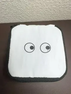 ANYA HINDMARCH ユニクロ コラボ ポーチ　未使用のサムネイル