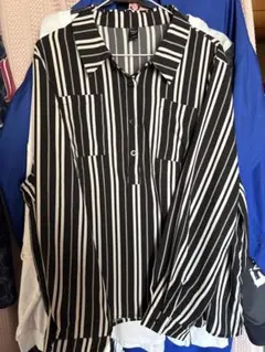 SHEIN CURVE 2XL 長袖シャツ ブラックホワイトストライプのサムネイル
