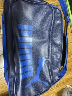 プーマ　 エナメルショルダーバッグ