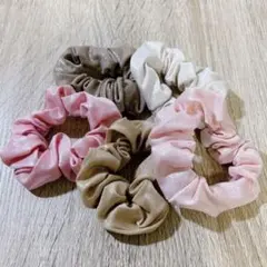 シュシュ髪飾りヘアゴムヘアアクセサリーヘアアレンジメタリックカラー可愛い