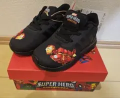 adidas LITE ADIRACER キッズスニーカー MARVELコラボ