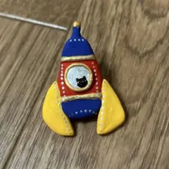猫ロケット　ハンドメイドブローチ
