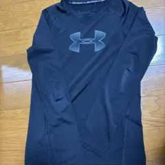Under Armour YLG ブラック Tシャツ