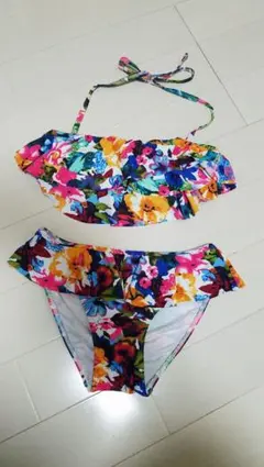 水着 ビキニ　花柄　フリル