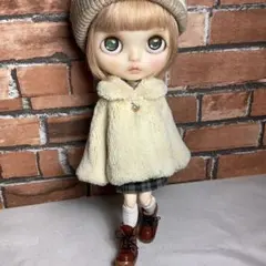 ブライスアウトフィット♡キャットボア／ライトベージュショート丈コート