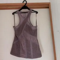 BCBG パンチングメッシュ タンクトップ くすみカラーのサムネイル
