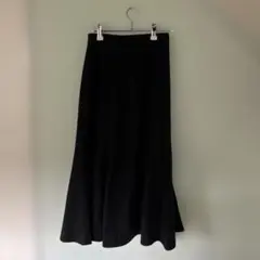 UNIQLO ブラック フレアスカート