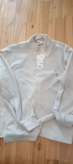新品未使用　ユニクロ　ソフトニットフリースモックネックt