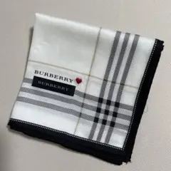 BURBERRY バーバリー ハンカチ ハート刺繍のサムネイル