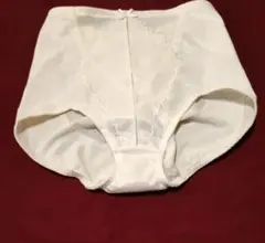 補正下着　　クリーム色 ハイウエストガードル