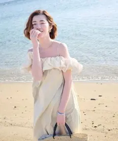 ユアーズ新作オフショルダーフリルワンピース