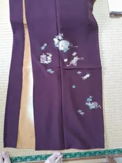 小豆色 宝尽くし 楓 刺繍 着物のサムネイル