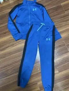 アンダーアーマー 130 美品　ジャージ上下