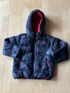 キッズ フード付 暖かいコート 黒と赤 100cm~120cm