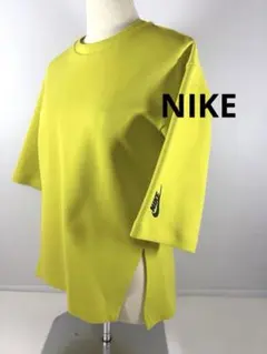 【美品】NIKE ラボ スリット ライムカラー　トップスのサムネイル