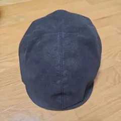 ブラック ボタン付きキャスケット