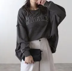 ボンジュールサガン　サガラ刺繍アウトステッチカレッジロゴスウェット　ライトブラッ