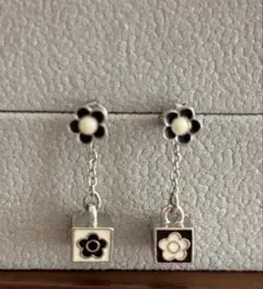 マリークワント　MARY QUANT 2way キューブピアス 両耳