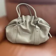 Salvatore Ferragamo ベージュ ショルダーバッグ