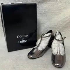 【Odette e Odile】美品 WEB限定 ラウンドTストラップ パンプスのサムネイル