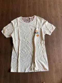 Tシャツ　pretty green 刺繍　花模様