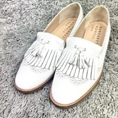 美品✨マーガレットハウエル タッセローファー23cm フリンジ ホワイト レザーのサムネイル