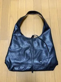 ブラックレザーショルダーバッグ レディース