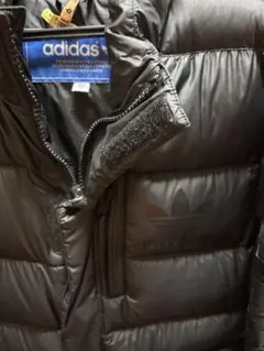 adidas ブラック ダウンジャケット